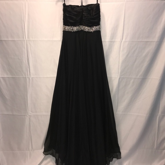 SHERRI HILL BLACK GOWN WITH BEDAZZLED STRAP - Picture 6 of 8